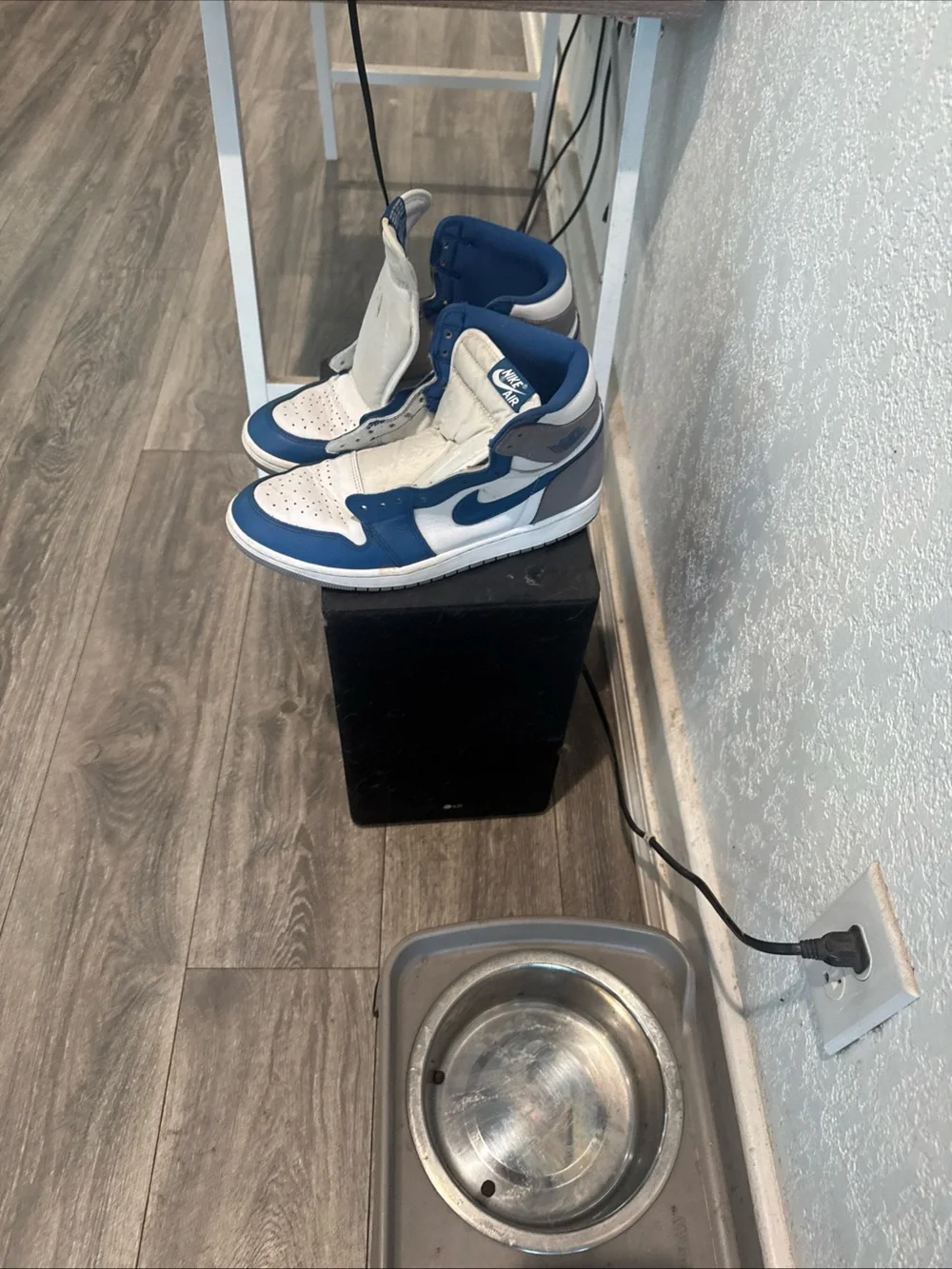 Nike Air Jordan 1 High - White & Blue
